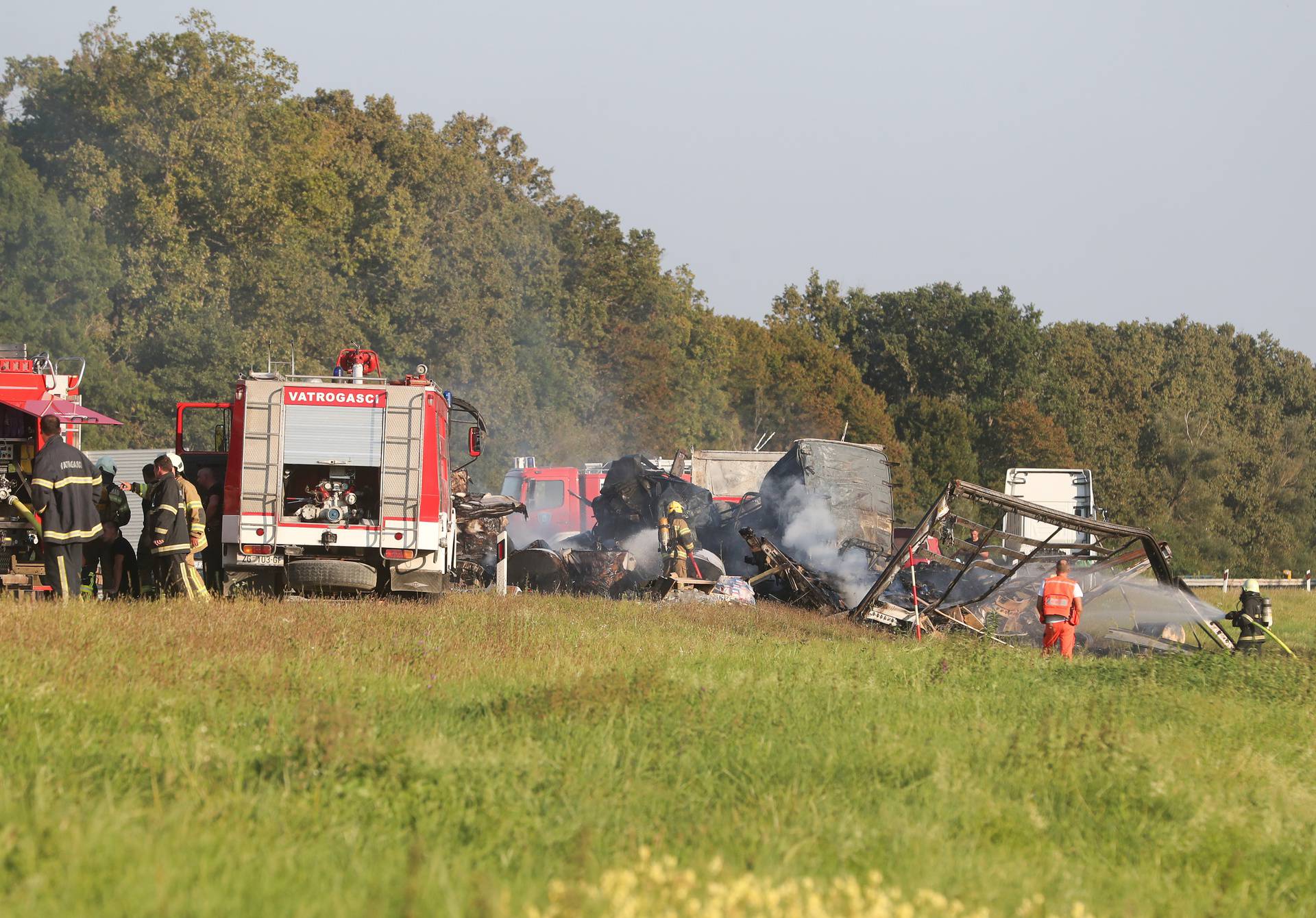 Naletio kamionom na vozače koji su mijenjali gumu, u požaru su poginuli Turčin i Crnogorac