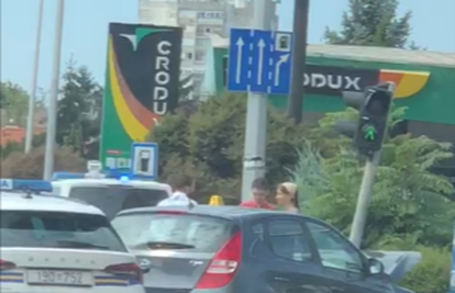 Dva auta sudarila su se na Branimirovoj u Zagrebu, jedan je udario u semafor