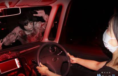 Drive-thru ukleta kuća u Japanu: Sjedite u autu, a duhovi i zombiji iskaču sa svih strana