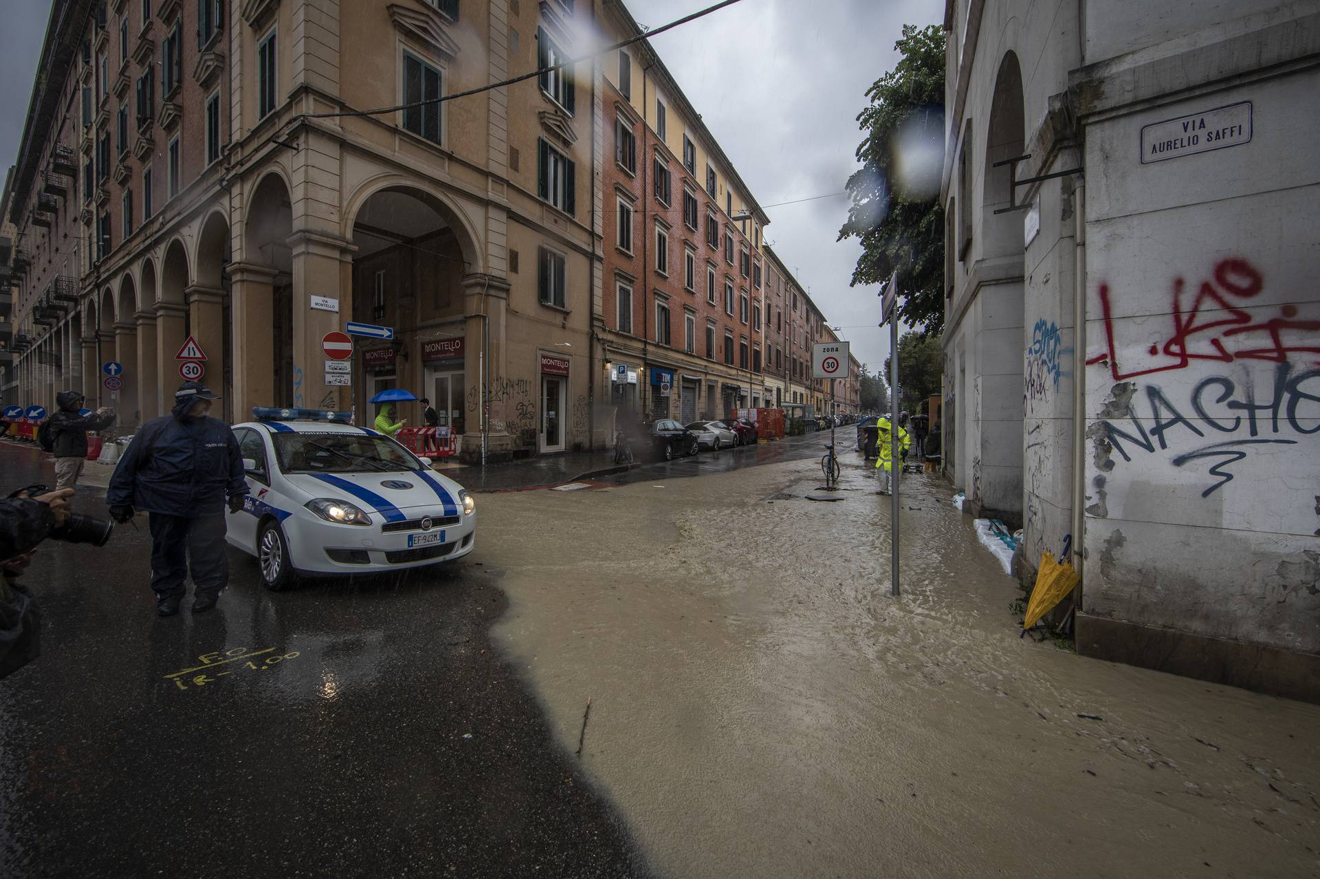 Obilne kiše i poplave i u Italiji, evakuirano 900 ljudi