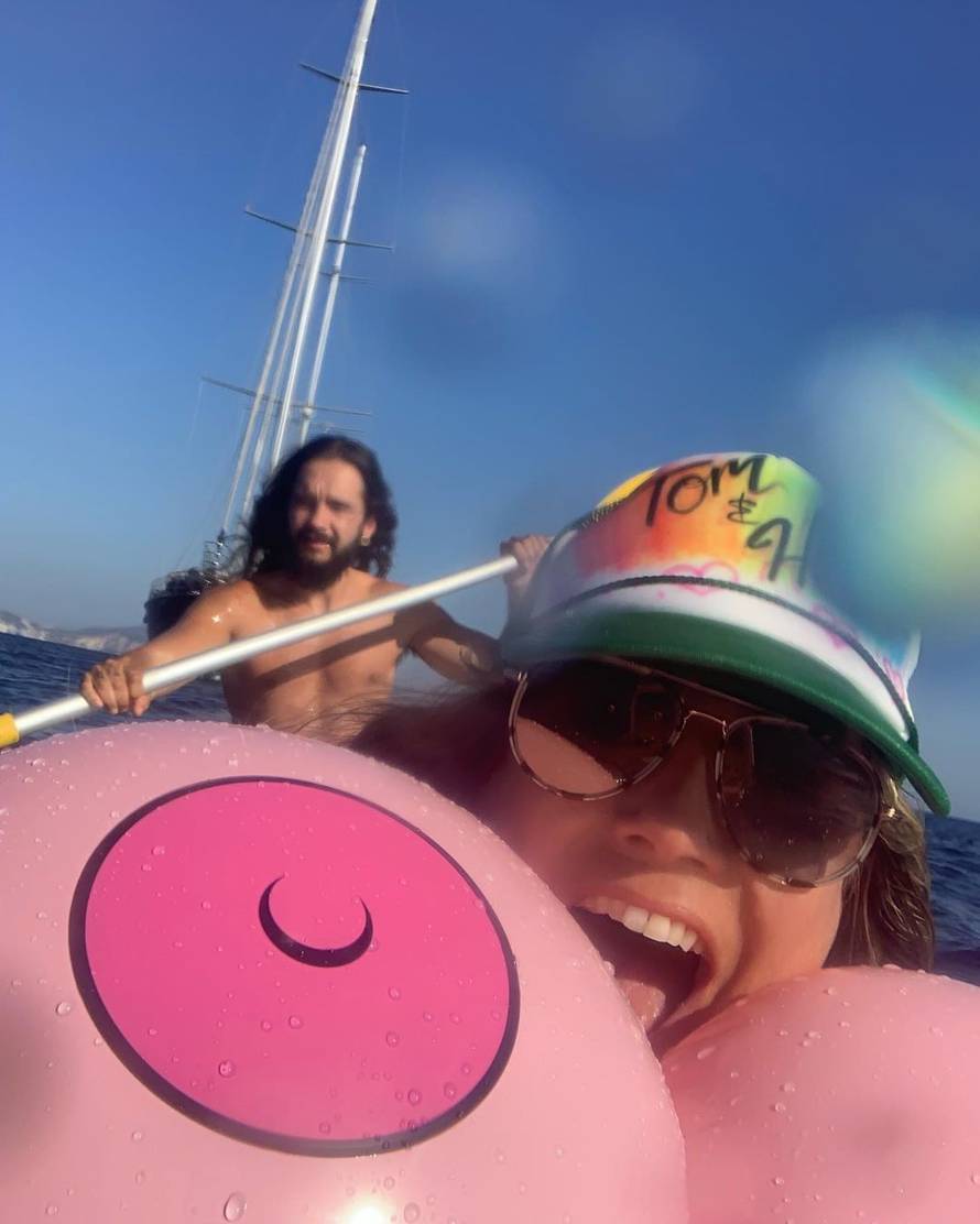 Heidi podijelila 'divlje' fotke s jahte: 'Tako si predivna žena...'