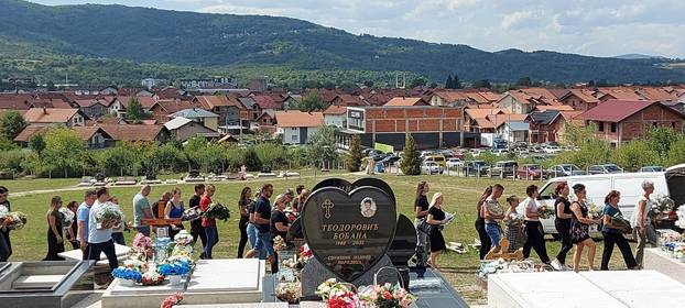 FOTO TUGA U KOTOR VAROŠU Pokopali Draganu (34) koja je poginula u buktinji kod Omiša