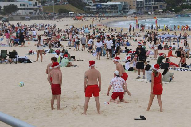 Sydney, NSW, Australia. 25th December 2025. Bondi Beach on Christmas Day. Credit: Richard Milnes/Alamy Live News