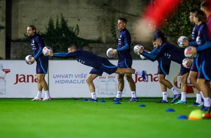 Zagreb: Nogometna reprezentacija odradila trening na terenu Hitrec Kacijan