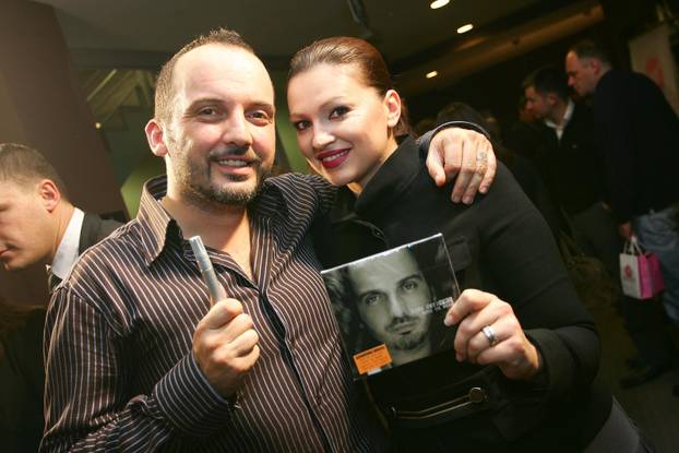 ARHIVA - Zagreb: Koncertna promocija novog albuma Tonyja Cetinskog "Budi uz mene", 2005.