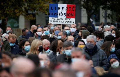 Skupovi diljem Francuske u znak podrške ubijenom profesoru: U pritvoru završio i otac učenika