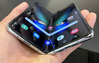 Samsungov preklopni telefon u Hrvatskoj će koštati 15.500 kn