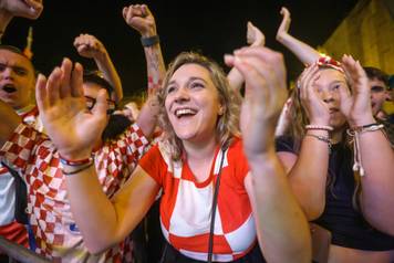 Zagreb: Slavlje na trgu nakon gola Hrvatske