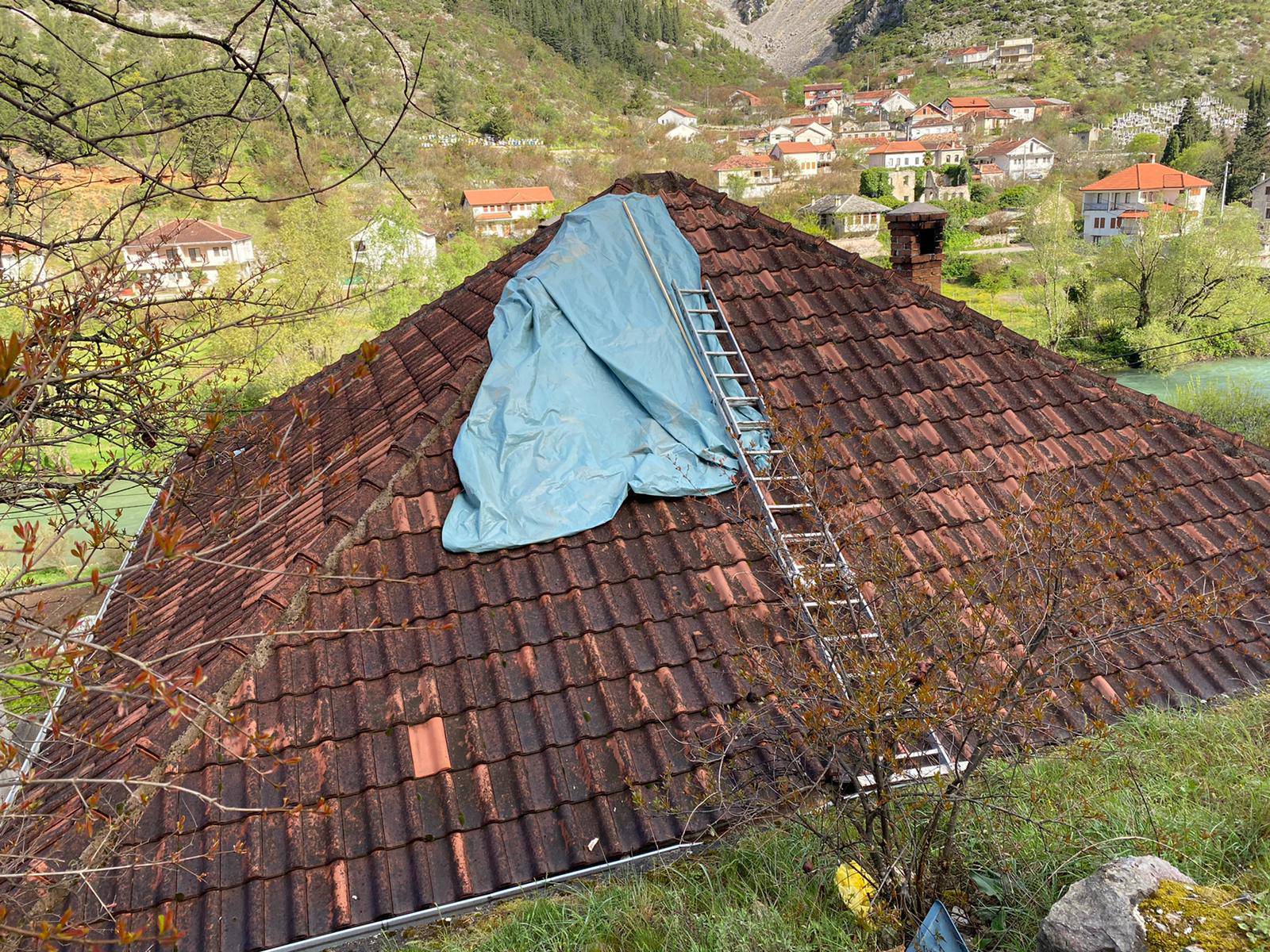 24sata uživo iz Stoca: Ovo je kuća na koju je pala golema stijena i usmrtila mladu curu
