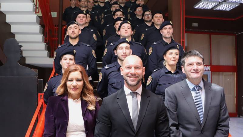 FOTO U Zagrebu prisegnulo 37 polaznika pravosudne policije