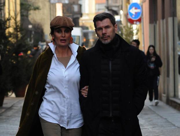Milano: Zvonimir Boban i supruga Leonarda u šetnji centrom
