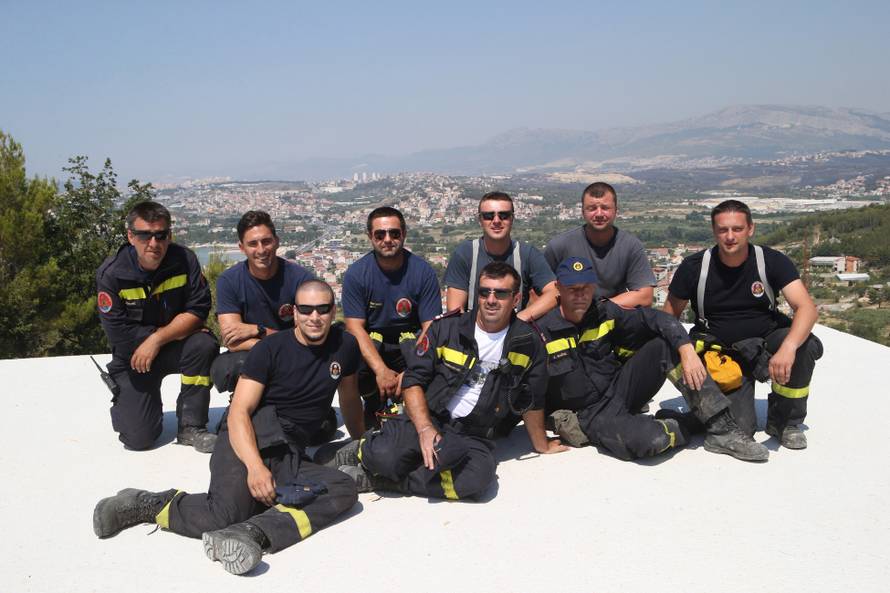 Trojica vatrogasaca ozlijeđena u nesreći, još jedan kolabirao