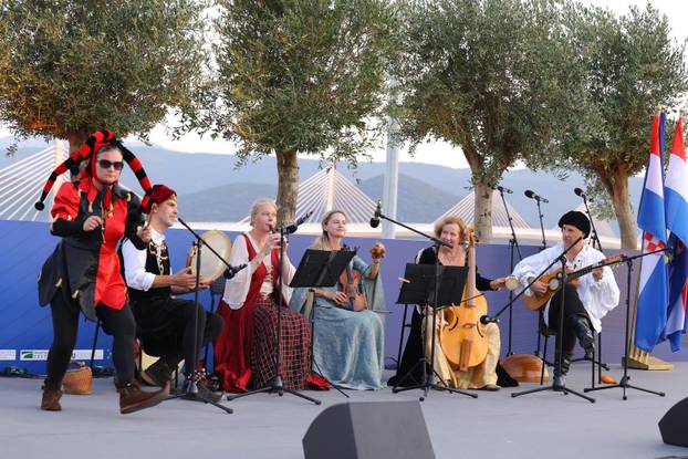 Atmosfera za vrijeme službenog otvorenja Pelješkog mosta 