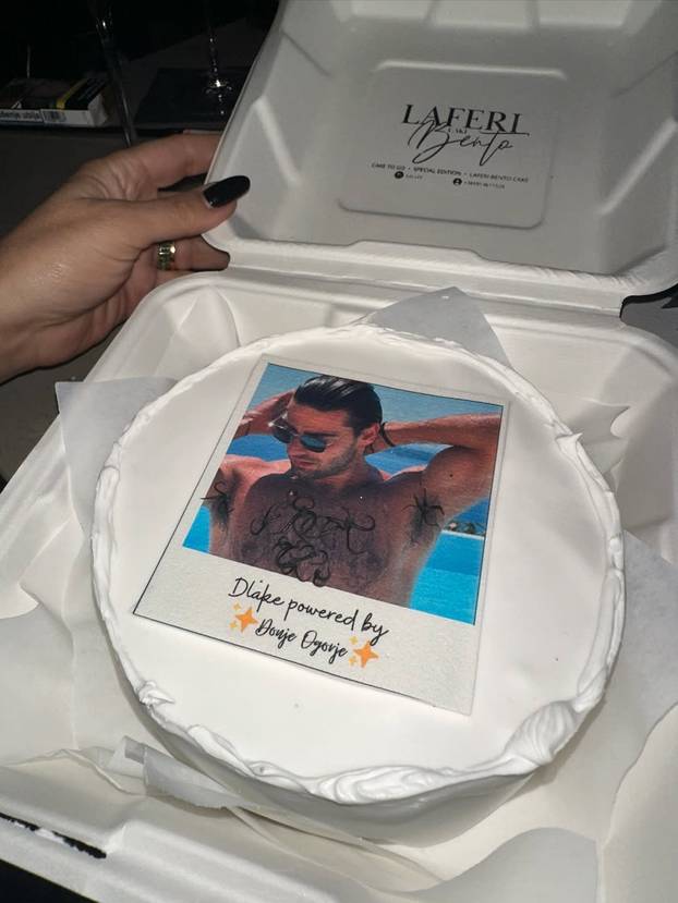 FOTO U zagrljaju s Majom! Šime Elez objavio fotke s proslave 27. rođendana: 'Neka party počne'