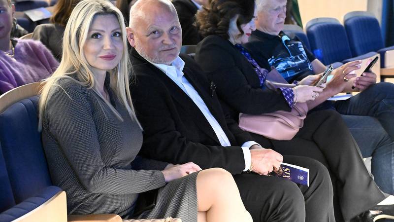 Zlatko Mateša ljubi 30 godina mlađu sveučilišnu profesoricu. Prošla je i obiteljsku tragediju