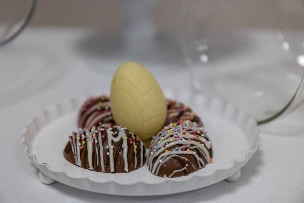 Đakovo: Radionica ukrašavanja uskrsnih jaja voskom u kući Reichsman