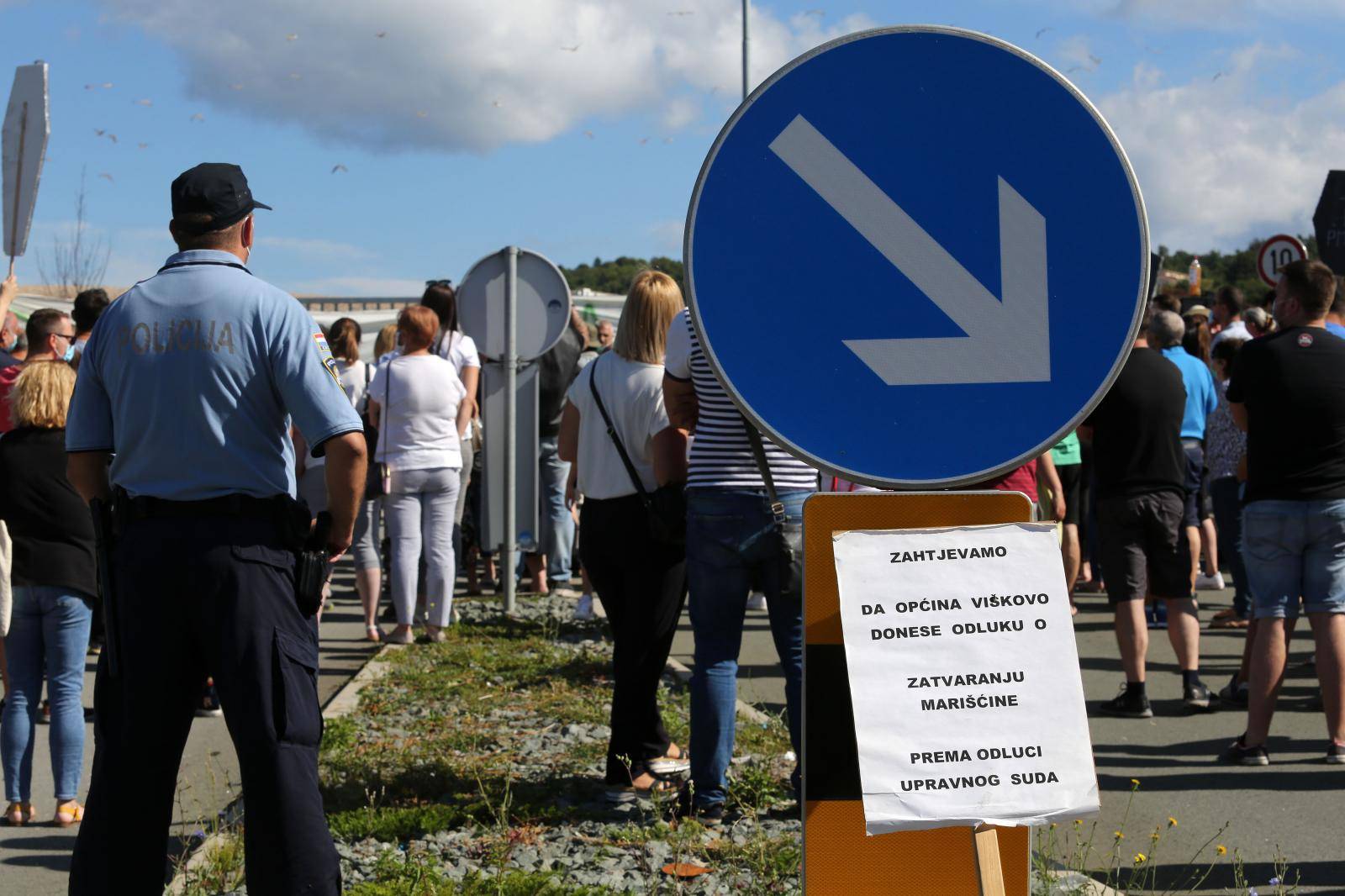 Prosvjedovali zbog otpada u Marišćini: Uskraćujete nam pravo na čisti zrak i trujete nas!