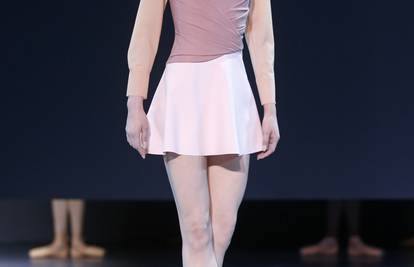 Viktor&Rolf: Modeli balerine otkrile nježnu, pastelnu liniju