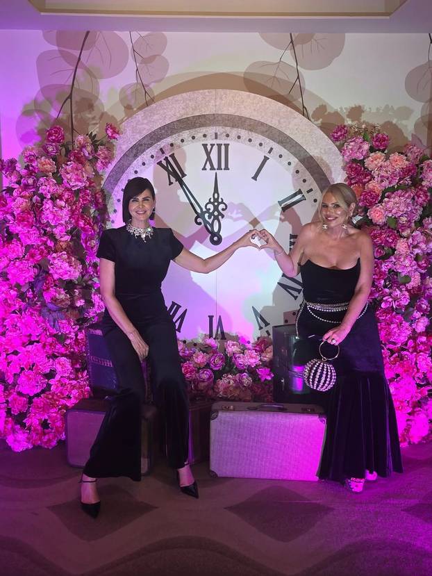 FOTO Ona kao da ne stari! Anica Kovač napunila je 50, evo kako se mijenjala kroz godine...