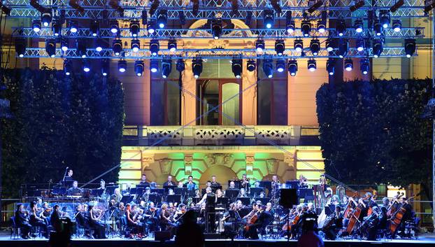 Zagreb: Festival Zagreb Classic na Trgu kralja Tomislava počeo koncertom “San ljetne noći”