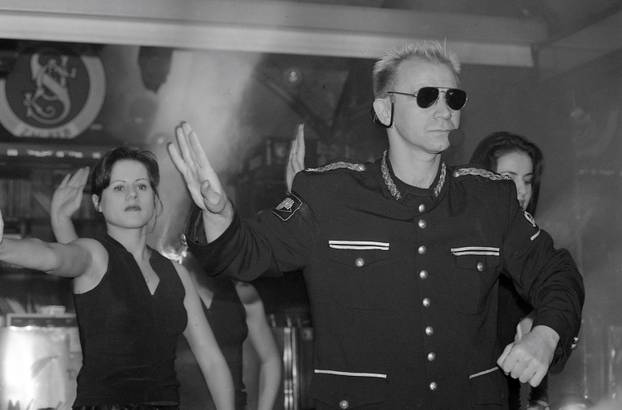 Zagreb: Pjevač Senna M na promociji spota albuma "Čovjek s neba", 11. mj 1995.