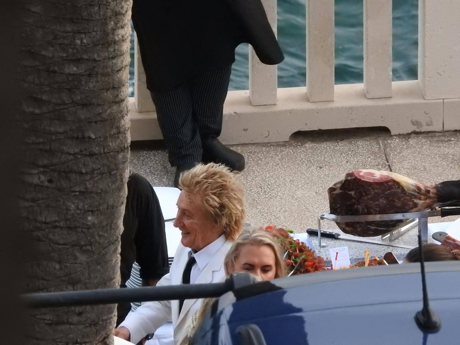 Dubrovnik: Rod Stewart sa surugom Penny Lancaster i bivšom suprugom Rachel Hunter