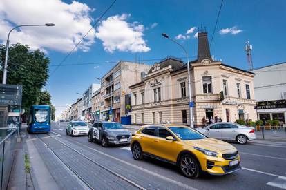 Zagreb: Improvizacija na fasadi koja već tri godine spriječava njezino urušavanje