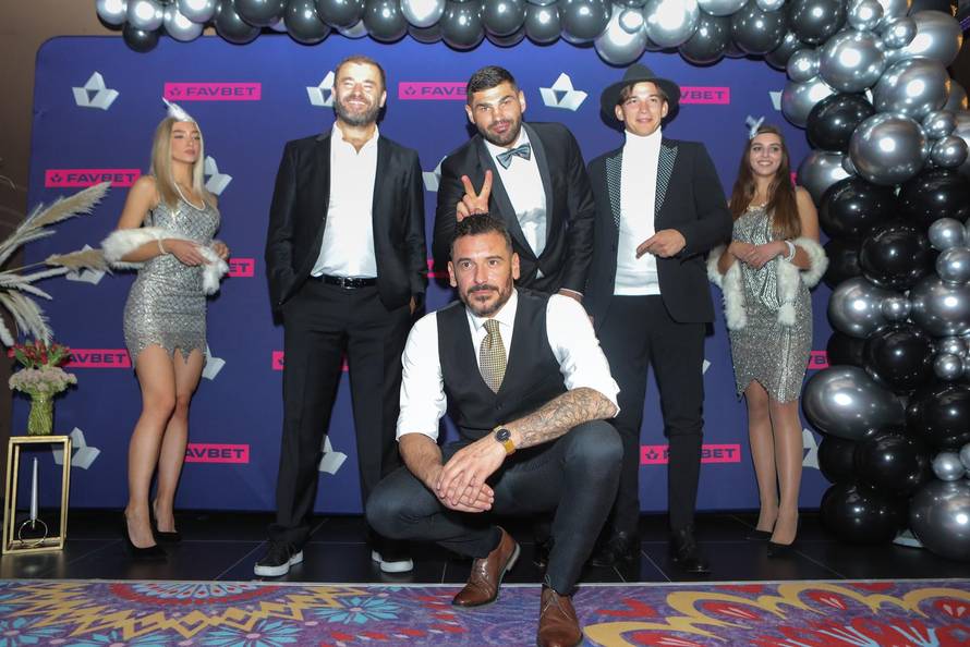 Zagreb: Filip Hrgović na otvaranju novog automat kluba "Favbet" u Z centru