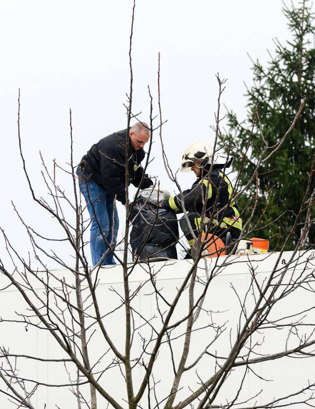 Zagreb: Policija u Dubravi pretraÅ¾ivala sumnjivi kamion