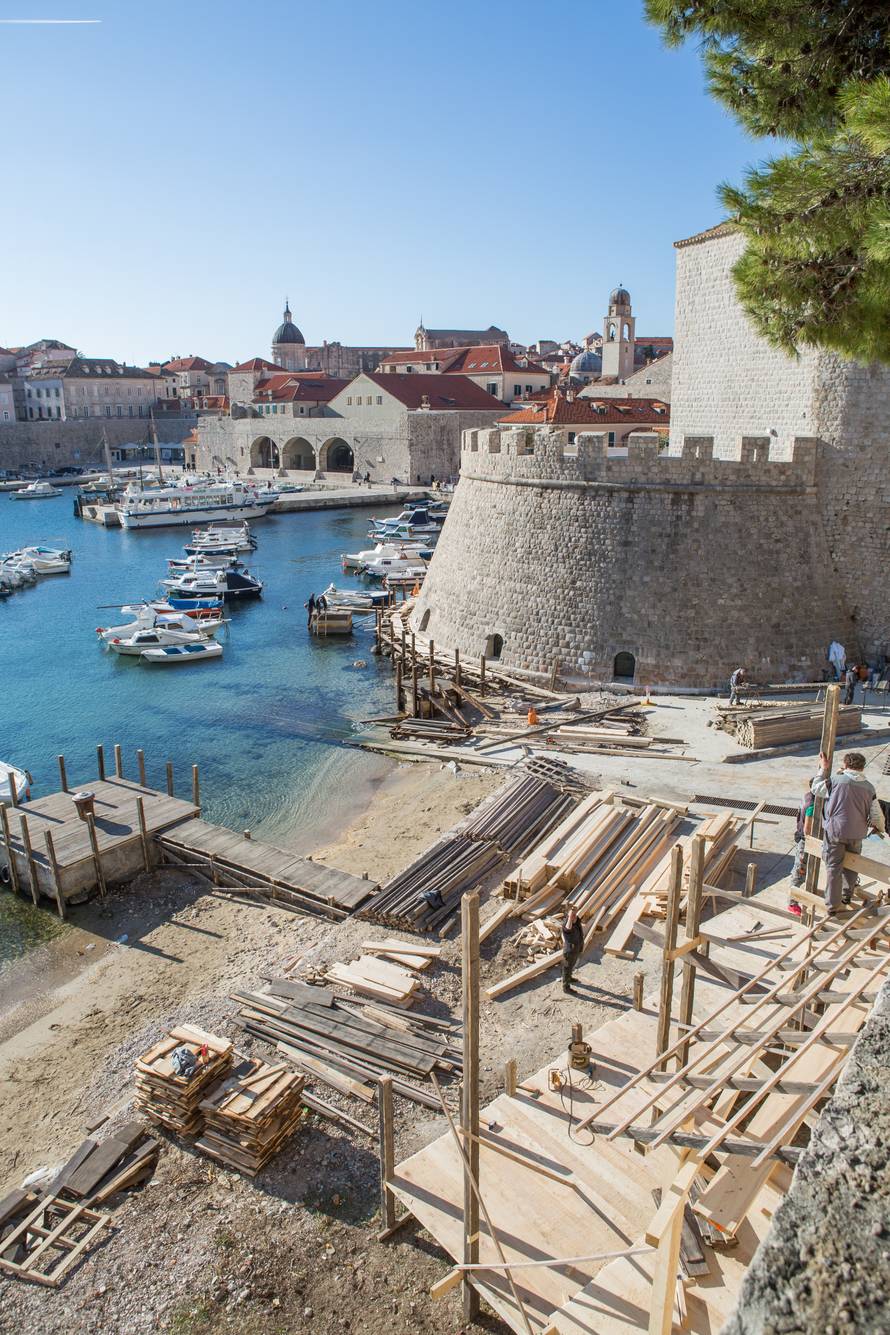Počelo je: Dubrovnik se polako sprema za doček Robina Hooda