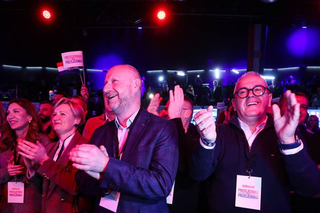 Zagreb: Slavlje u stožeru Zorana Milanovića nakon prvih izlaznih anketa