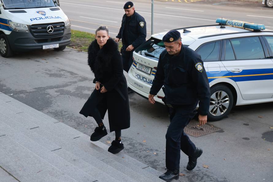 Osijek: Privođenje osumnjičenih za krijumčarenje i preprodaju tone marihuane