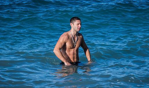 FOTO Apolon iz Makarske sko&ccaron;io u more dok se Hrvatska tresla na -19,6&deg;C stupnjeva