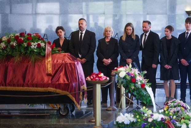 Zagreb: Posljednji ispraćaj glumca Željka Vumirice