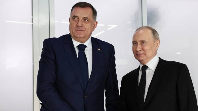 Russian President Vladimir Putin meets Bosnian Serb leader Milorad Dodik in Kazan