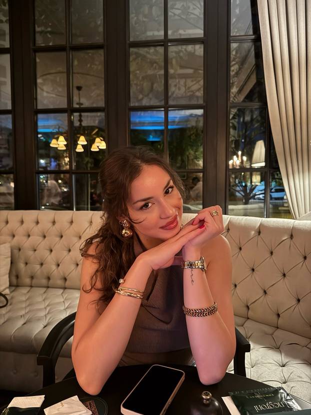 FOTO U Turskoj je već pojam, a sad osvaja i Europu. Pogledajte zašto su svi ludi za ovom curom