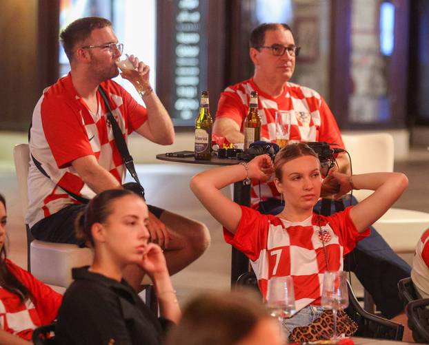 Rijeka : Gledanje utakmice Paname i Hrvatske u kafićima