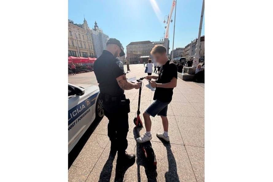 VIDEO Akcija zagrebačke policije. Zaustavljali vozače romobila. Idu do 80 na sat