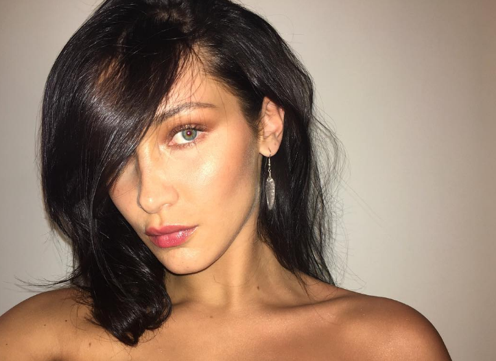 Seksi razglednica: Bella Hadid i prijateljice pozirale u tangama