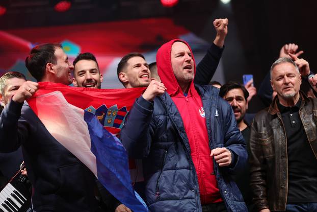 Zagreb: Marko Perković Thompson nastupio na svečanom dočeku hrvatske rukometne reprezentacije