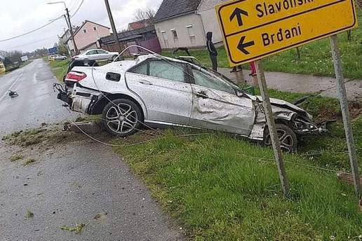 Vozio je 150 km/h?! Triput brže od dopuštenog, zabio se u stup pa ogradu i poginuo na mjestu