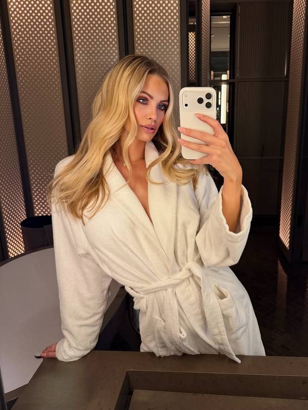 FOTO Anet nazivaju najljepšom Čehinjom. Putuje svijetom i uživa na egzotičnim lokacijama