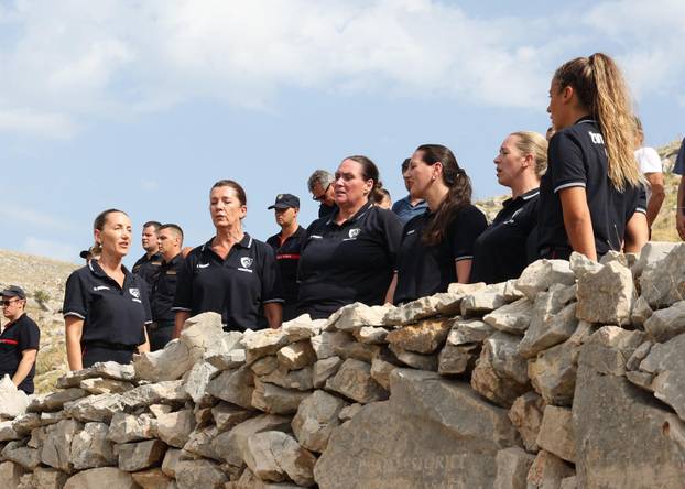 Šibenik:Na Kornatima obilježena 19. godišnjica tragedije u kojoj je poginulo 12 vatrogasaca