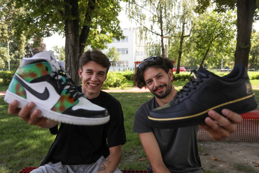 Doktori za tenisice: Oni mogu obnoviti vaše stare tenisice i na njima nacrtati što god poželite