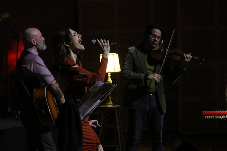 Pavel u Osijeku krenuo na 'Teatar tour': Izveli najveće hitove, oduševili sa 'Sanjaj me'