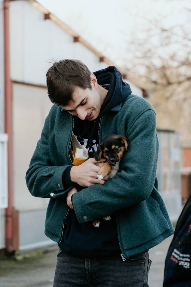 FOTO Igrači Cibone darovali su njuškice u Dumovcu i u vrijeme blagdana pokazali veliko srce