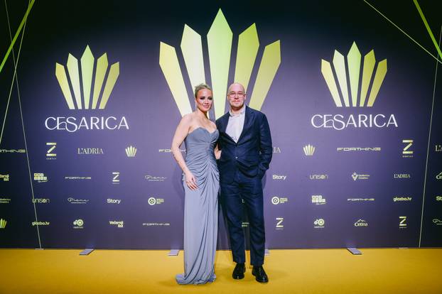 FOTO Iskreno govorila o kilaži i estetskim zahvatima: Evo kako se mijenjala Meri Goldašić...