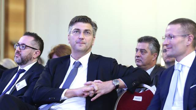 Plenković: Upozorenjem EK-a neka se bavi tehnička vlada...