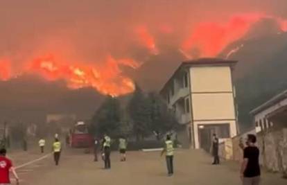 VIDEO Pakao u Turskoj: Diljem zemlje haraju ogromni požari, poginulo deset vatrogasaca!
