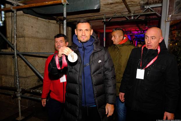 Zagreb: Reprezentativci nakon dočeka na Trgu proslavili u kavani Johann Franck